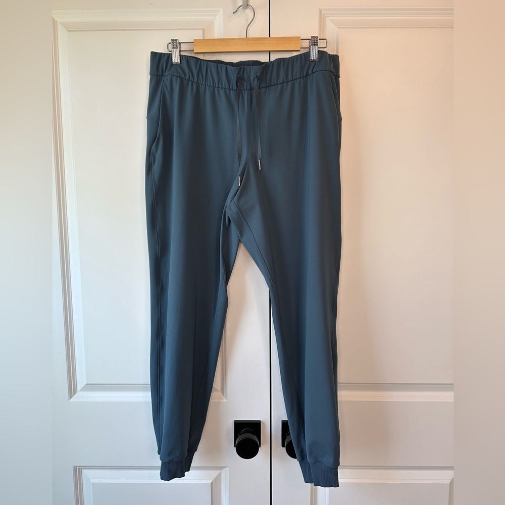Lululemon On the Fly Jogger 28" *Luxtreme Iron Blue (Size 12)